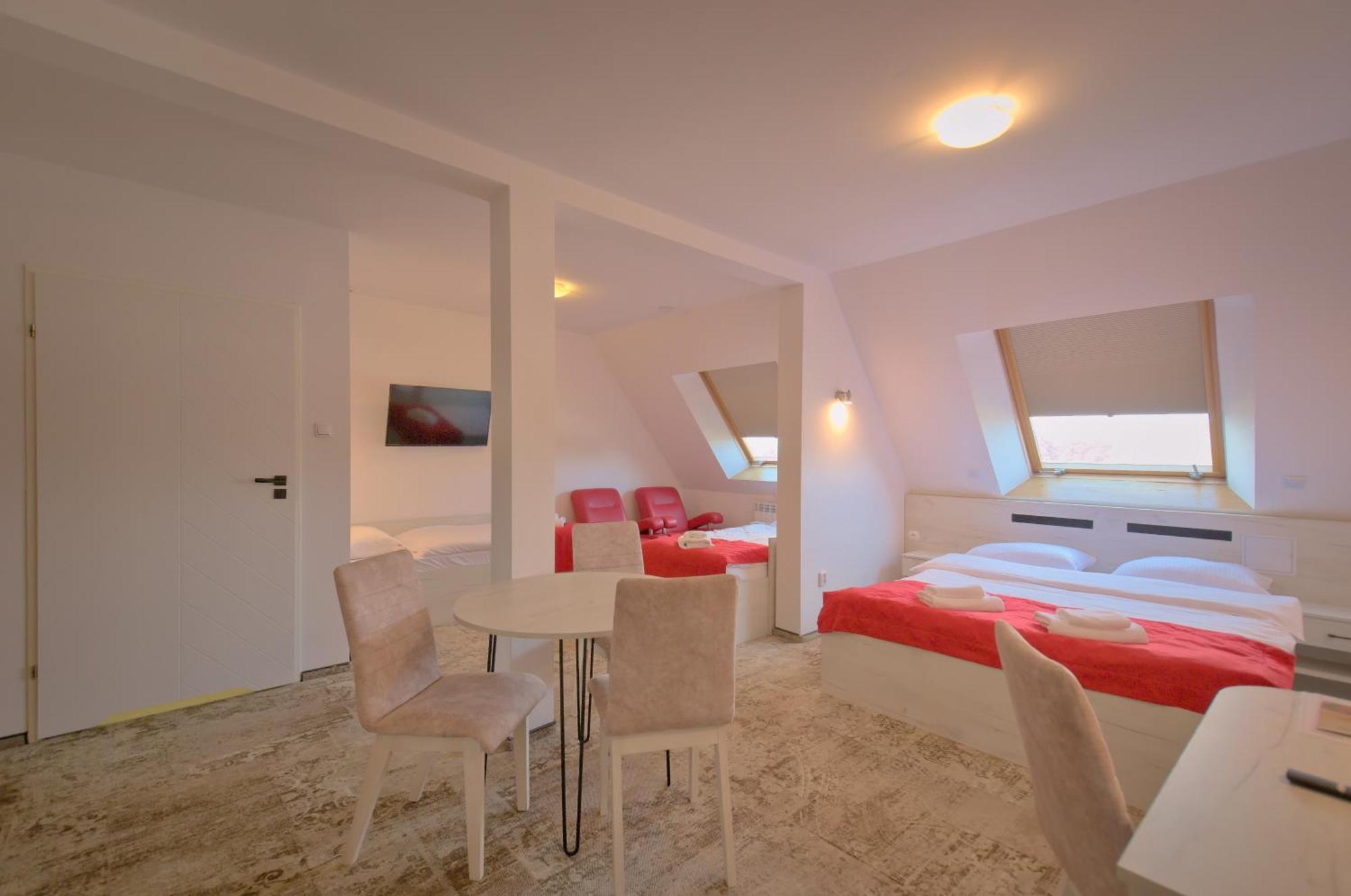 מאחובה Hotel Sezam מראה חיצוני תמונה