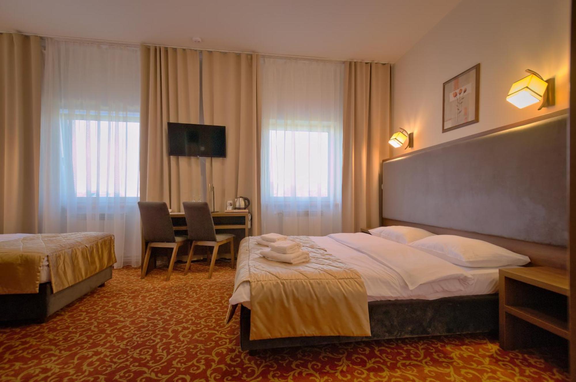 מאחובה Hotel Sezam מראה חיצוני תמונה