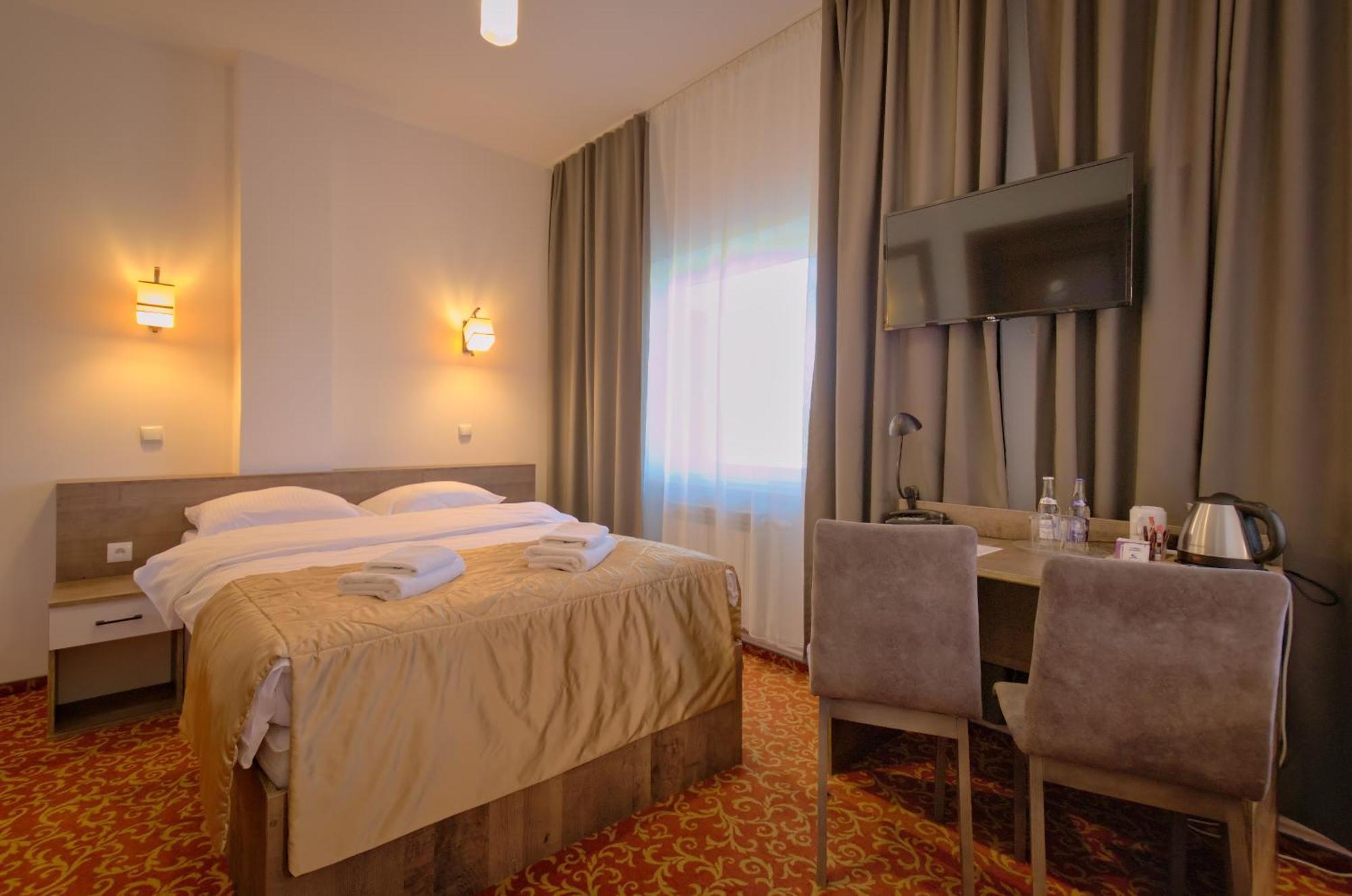 מאחובה Hotel Sezam מראה חיצוני תמונה