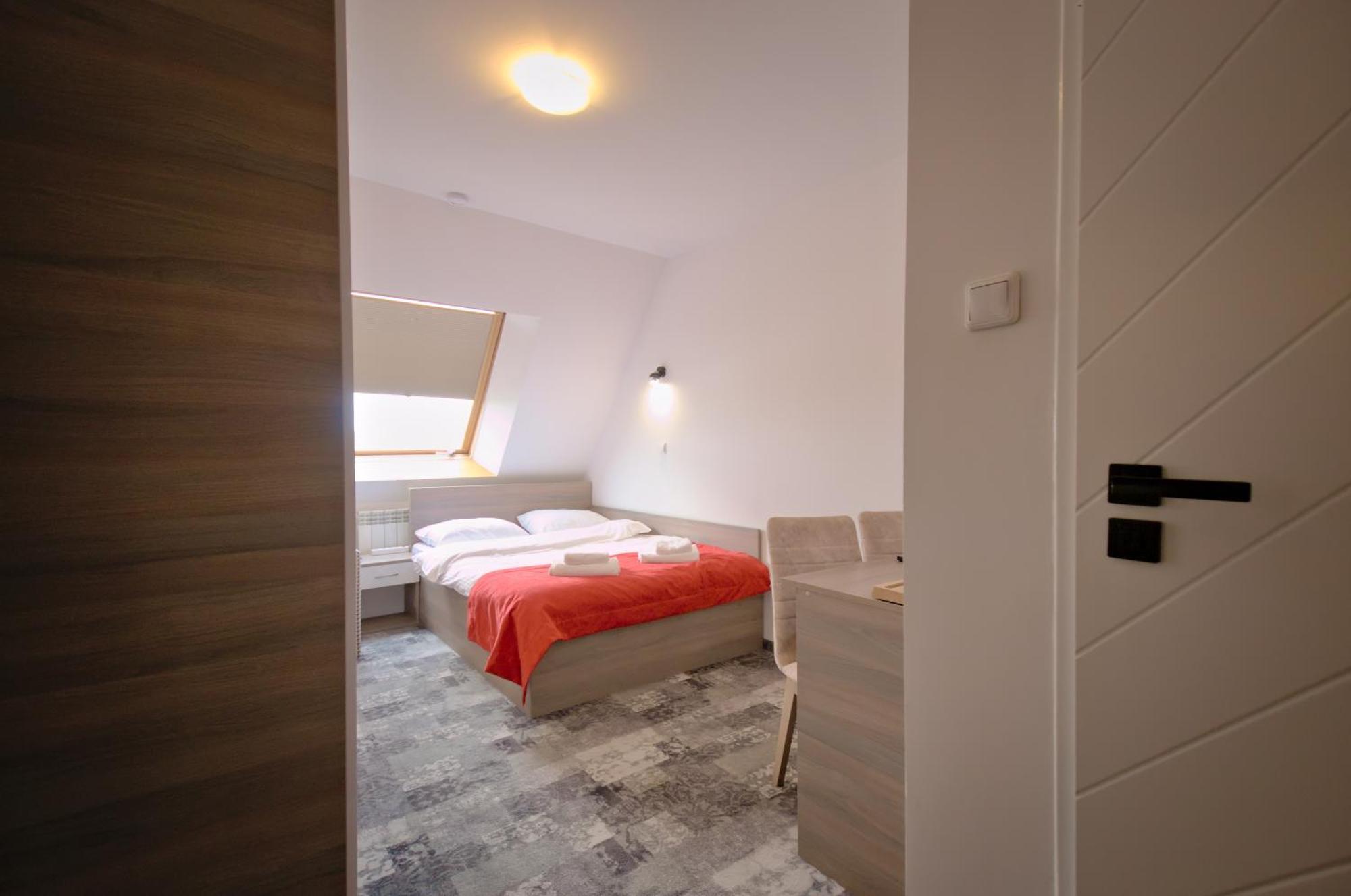 מאחובה Hotel Sezam מראה חיצוני תמונה