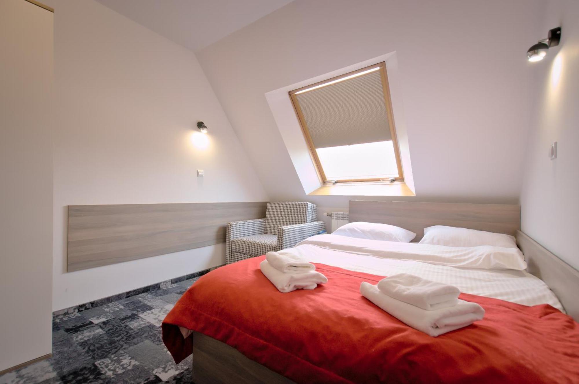מאחובה Hotel Sezam מראה חיצוני תמונה