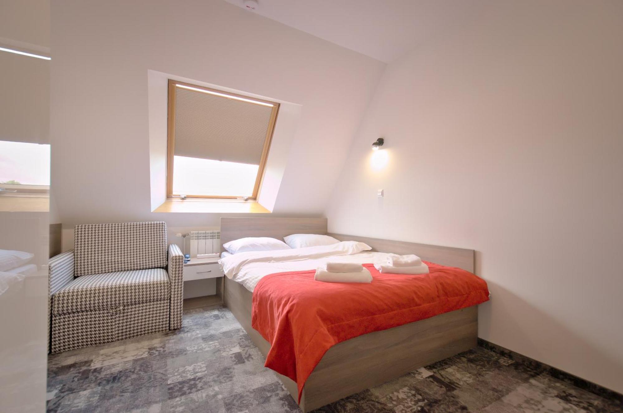 מאחובה Hotel Sezam מראה חיצוני תמונה