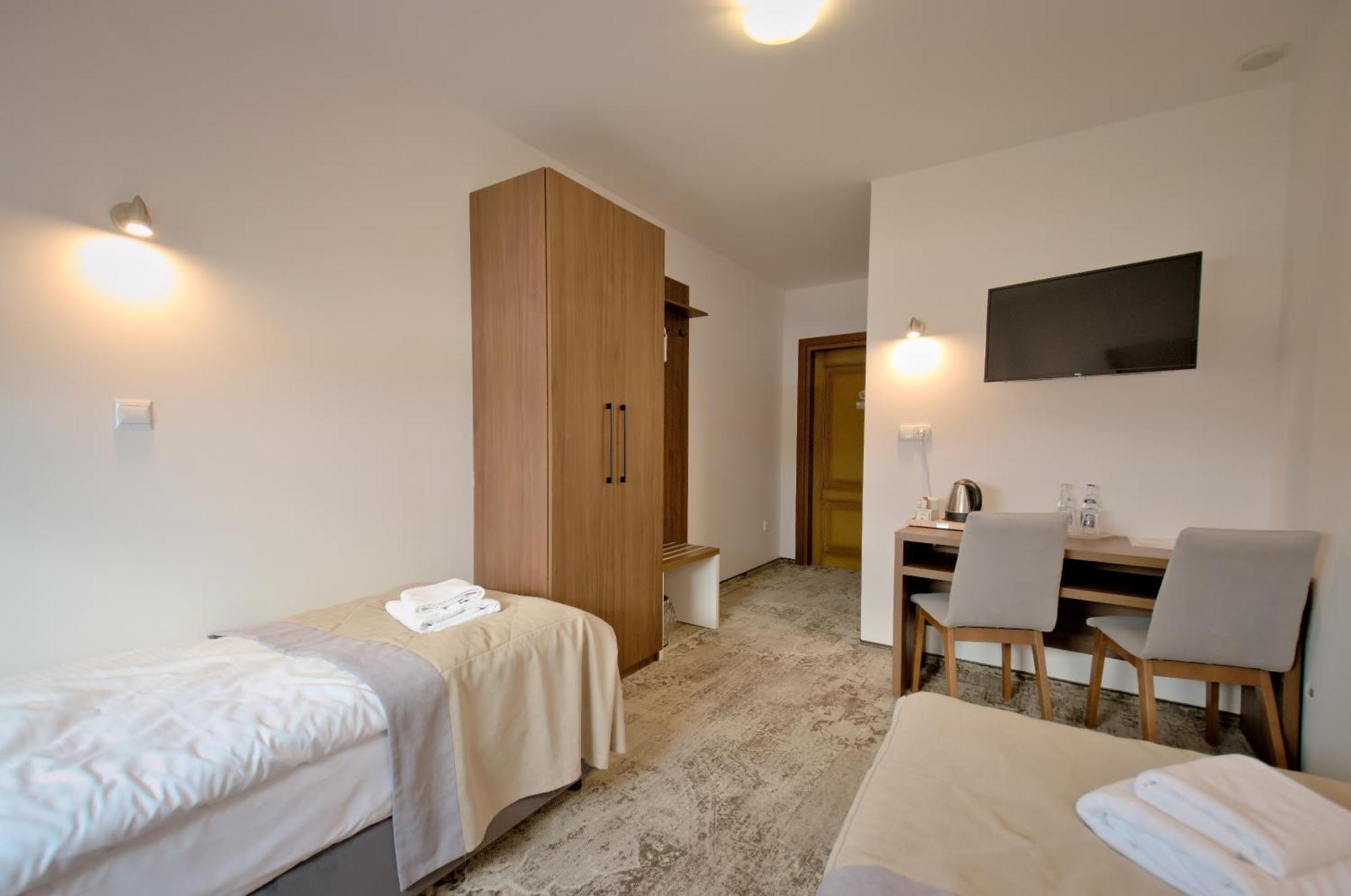 מאחובה Hotel Sezam מראה חיצוני תמונה