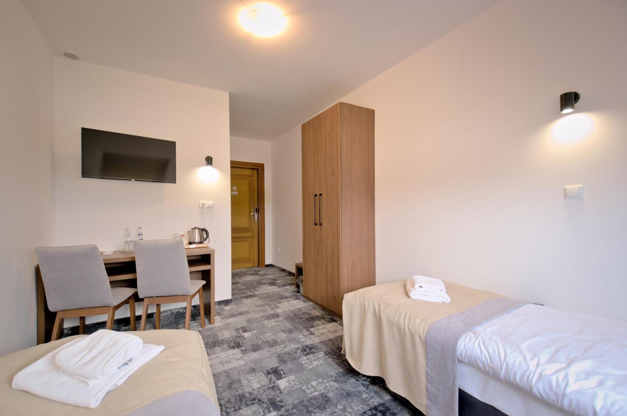 מאחובה Hotel Sezam מראה חיצוני תמונה