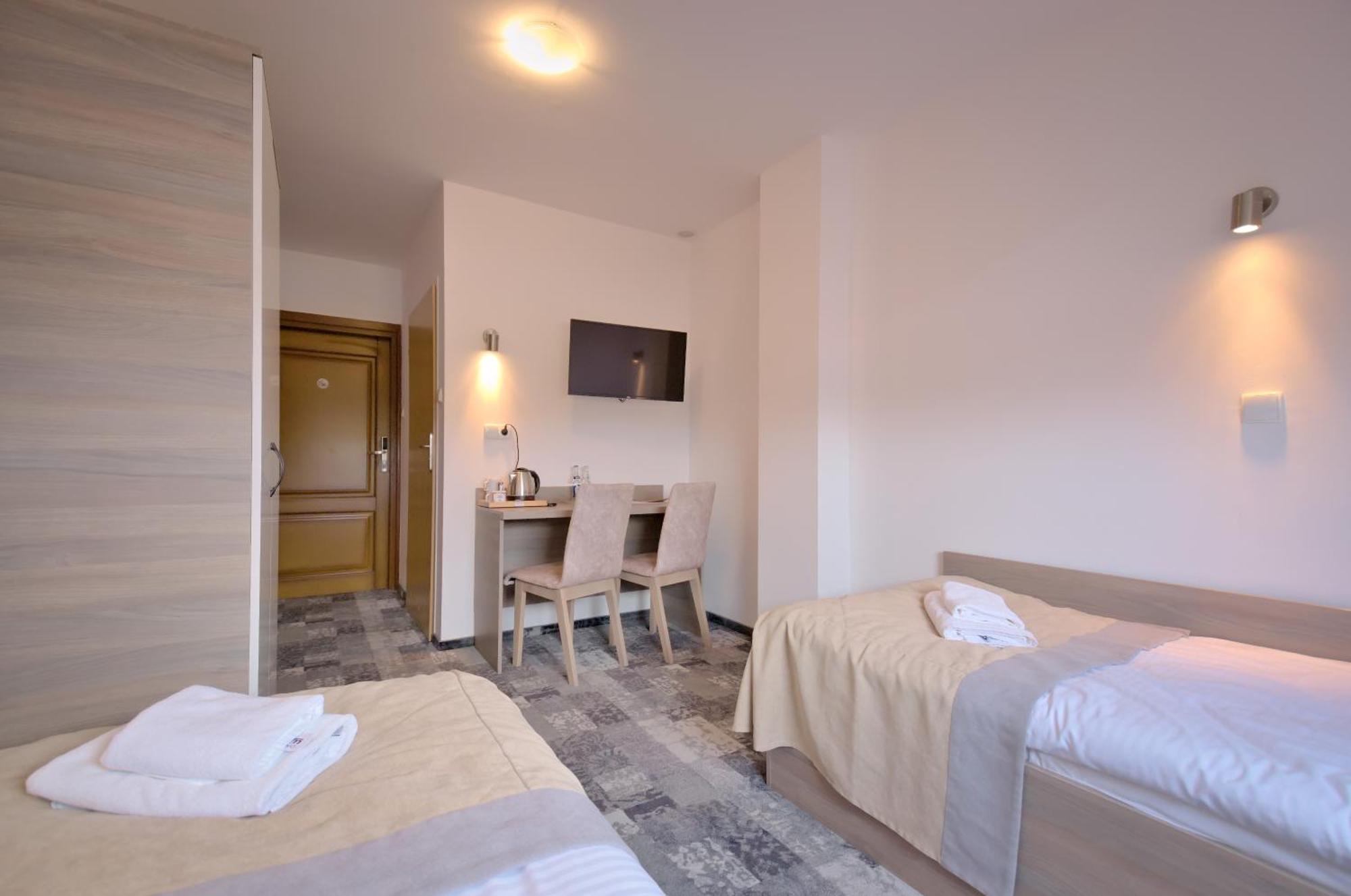 מאחובה Hotel Sezam מראה חיצוני תמונה