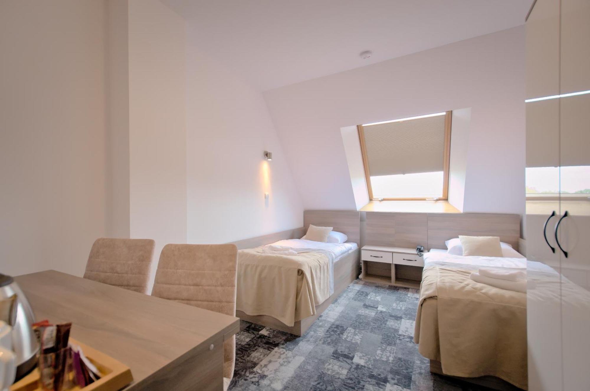 מאחובה Hotel Sezam מראה חיצוני תמונה