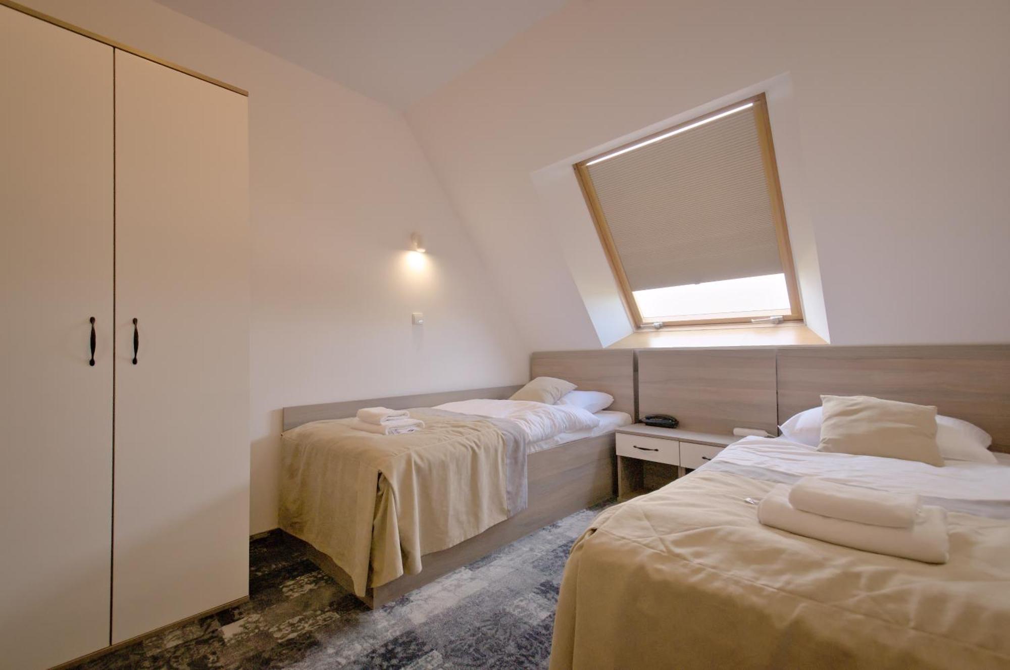 מאחובה Hotel Sezam מראה חיצוני תמונה
