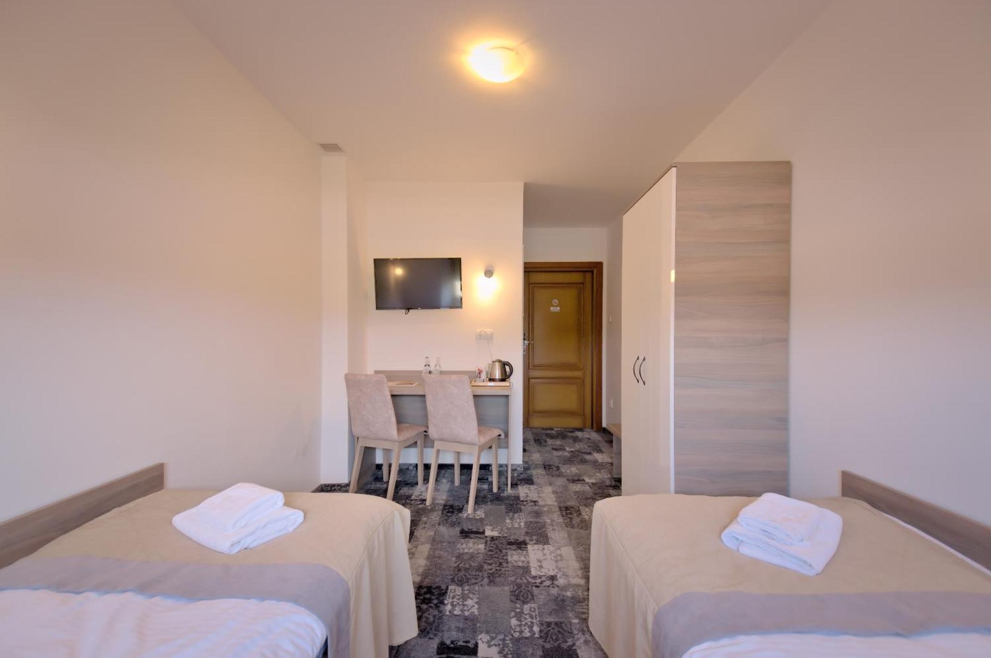 מאחובה Hotel Sezam מראה חיצוני תמונה