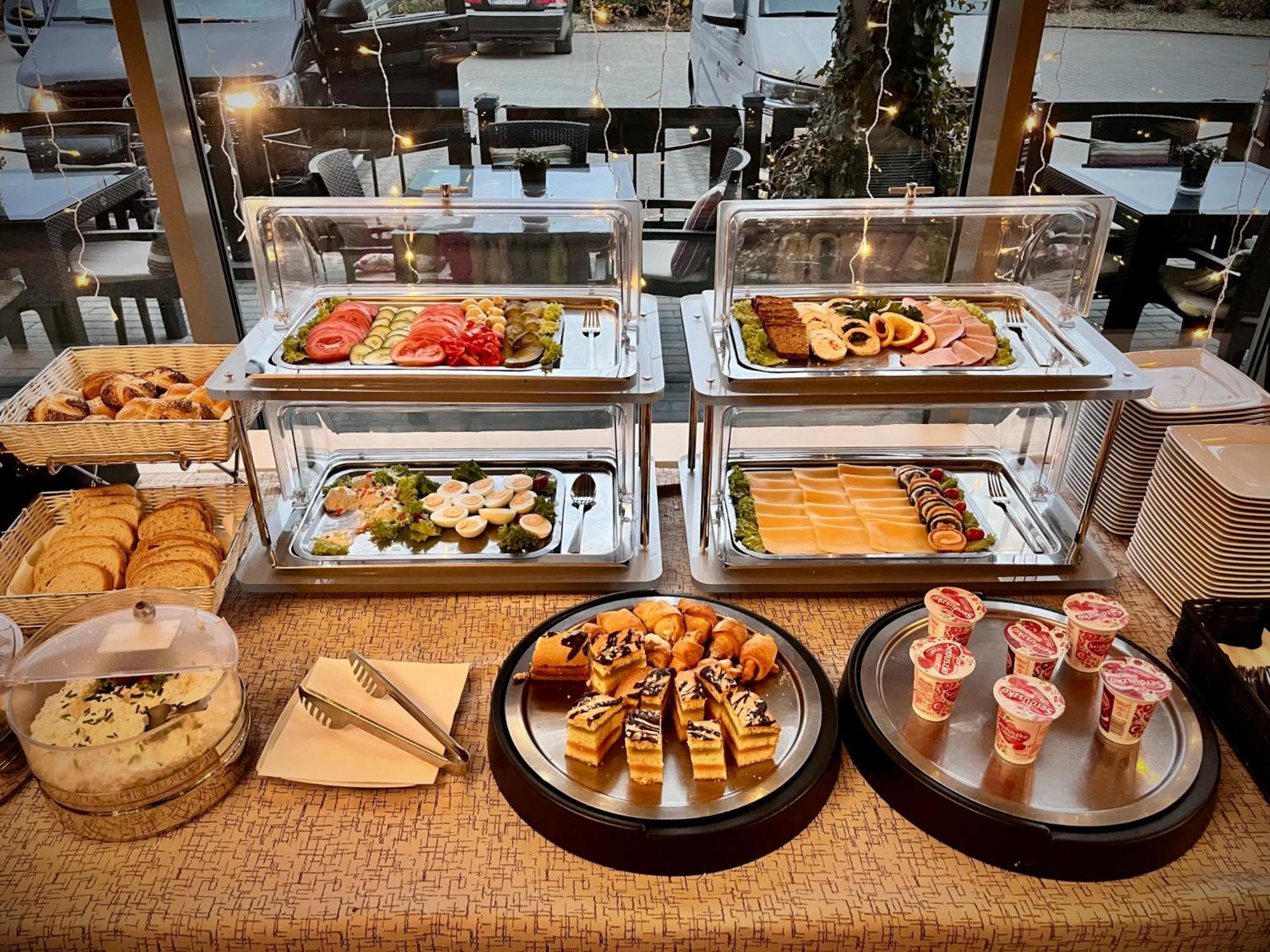 מאחובה Hotel Sezam מראה חיצוני תמונה
