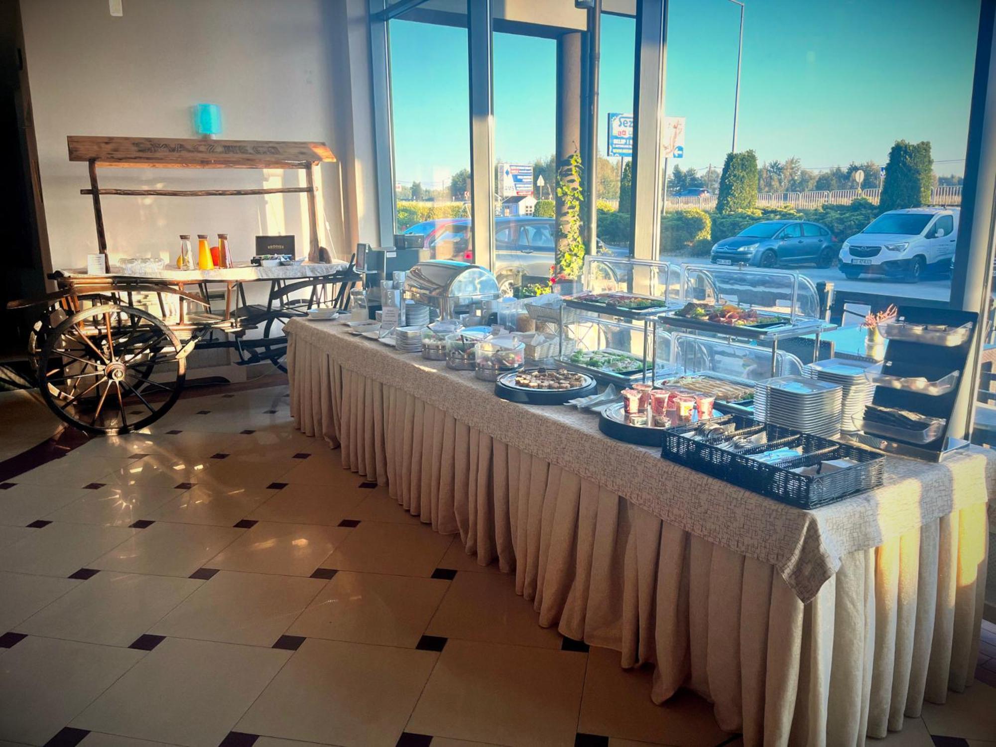 מאחובה Hotel Sezam מראה חיצוני תמונה