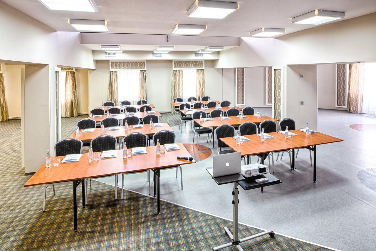 מאחובה Hotel Sezam מראה חיצוני תמונה
