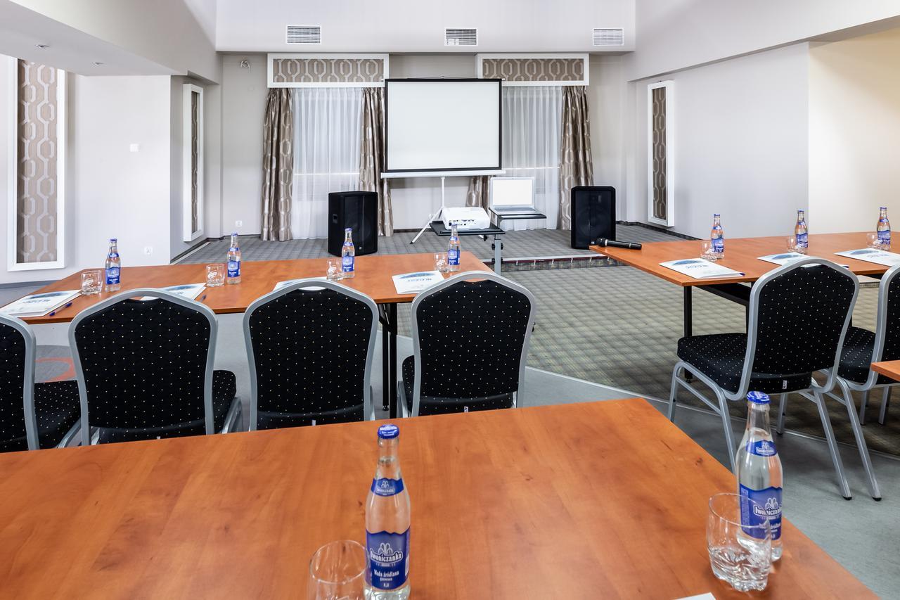 מאחובה Hotel Sezam מראה חיצוני תמונה