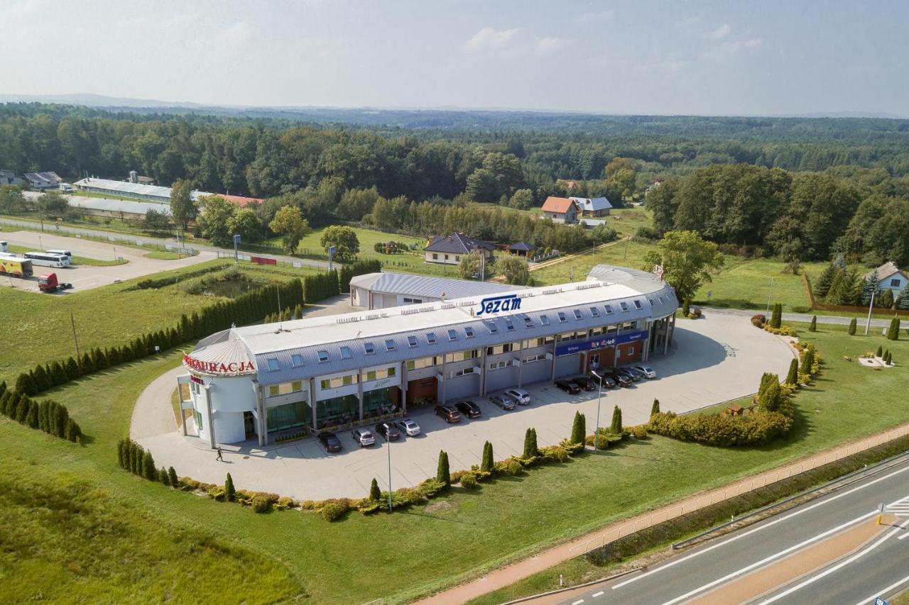 מאחובה Hotel Sezam מראה חיצוני תמונה