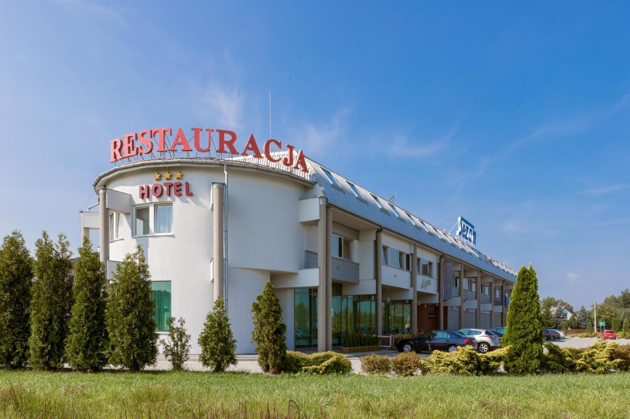 מאחובה Hotel Sezam מראה חיצוני תמונה